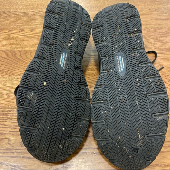 Skechers work slip resistant shoes - Picture 4 of 5